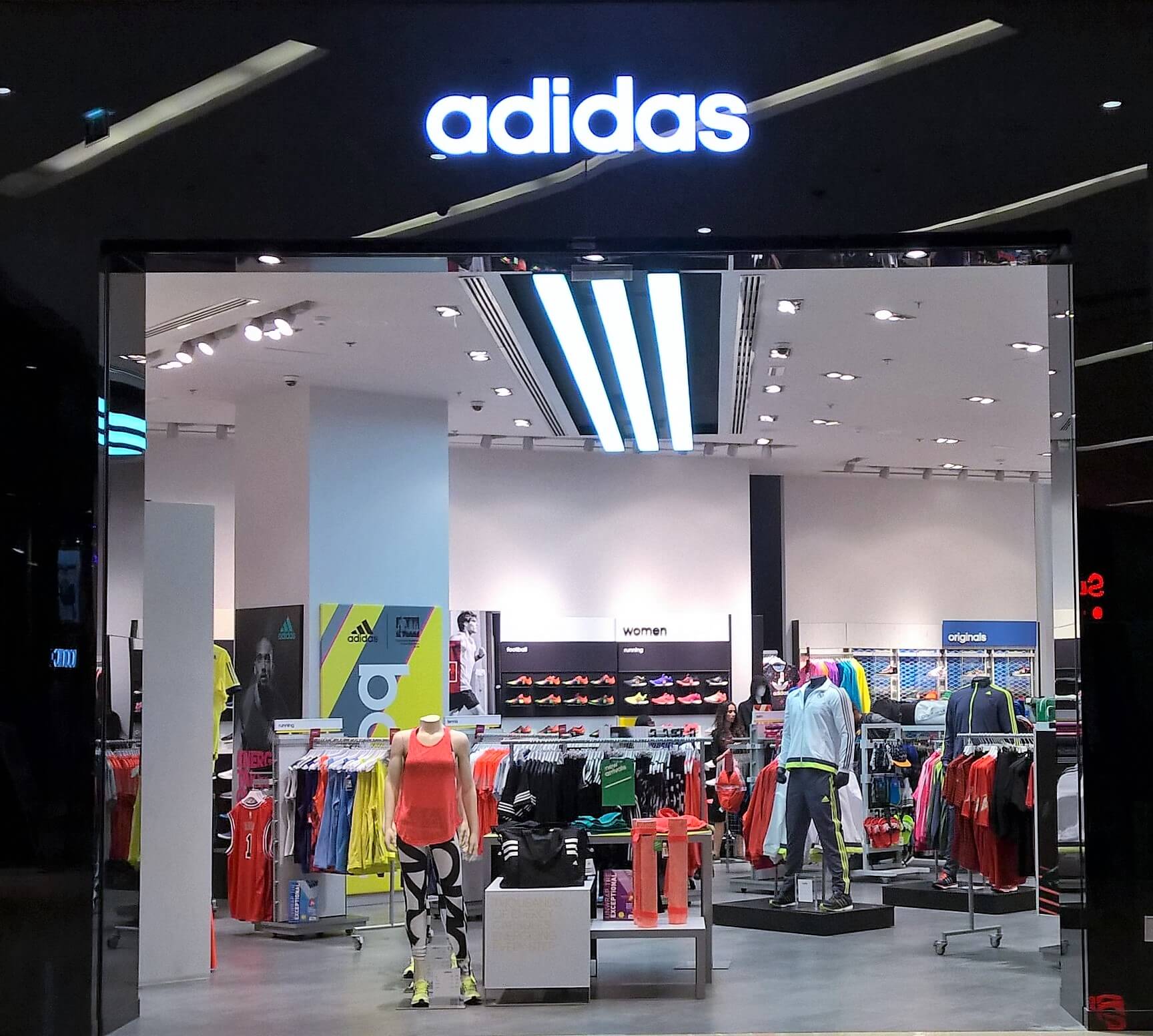 Adidas Brand Store Dubai (by brand pilots) (2) - Brand Growth Inspiration