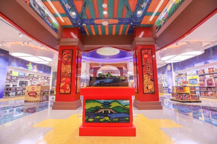 LEGO retail operations (photo Lego)